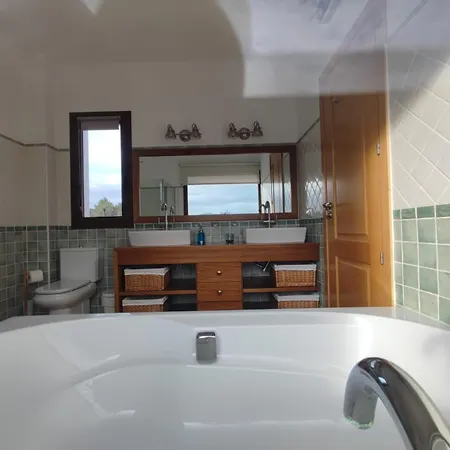 Casa Serena Con Piscina Y Jardin *