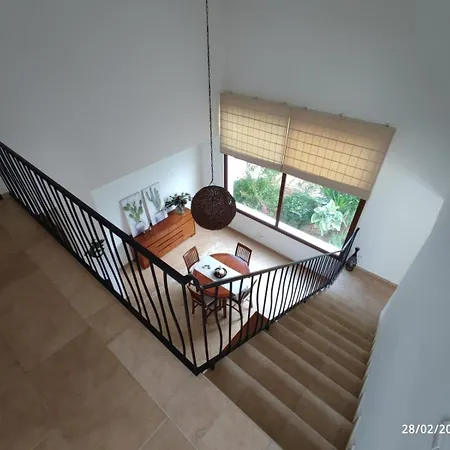 Casa Serena Con Piscina Y Jardin 펜션