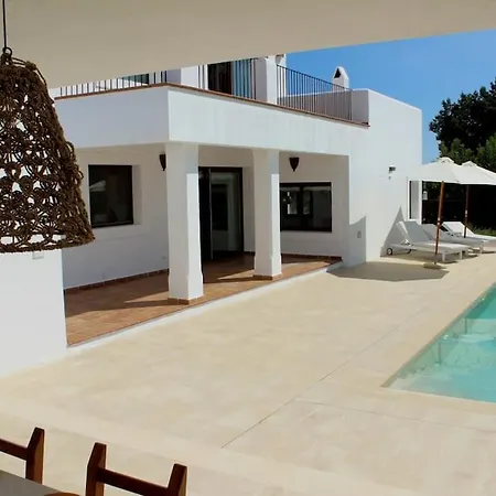 펜션 Casa Serena Con Piscina Y Jardin *
