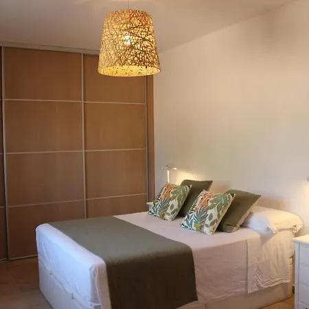 Casa Serena Con Piscina Y Jardin 산트 요렌소 드 발라피아