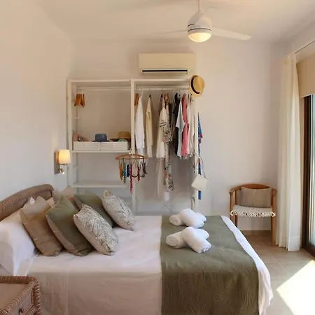 Casa Serena Con Piscina Y Jardin 펜션 산트 요렌소 드 발라피아